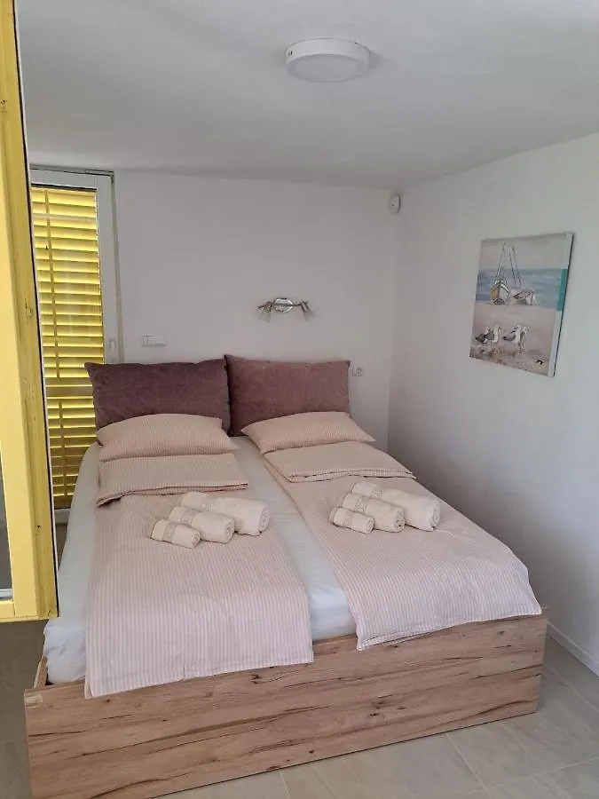 Beach House Suzi 珀塞达耶 度假居
